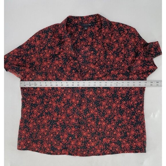 Halogen Women’s Black Floral‎ Satin Collared Button Up Blouse Size Small - Picture 9 of 9